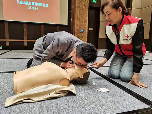 “護(hù)航長白山旅游服務(wù)，獻(xiàn)禮建黨百年”救護(hù)培訓(xùn)活動